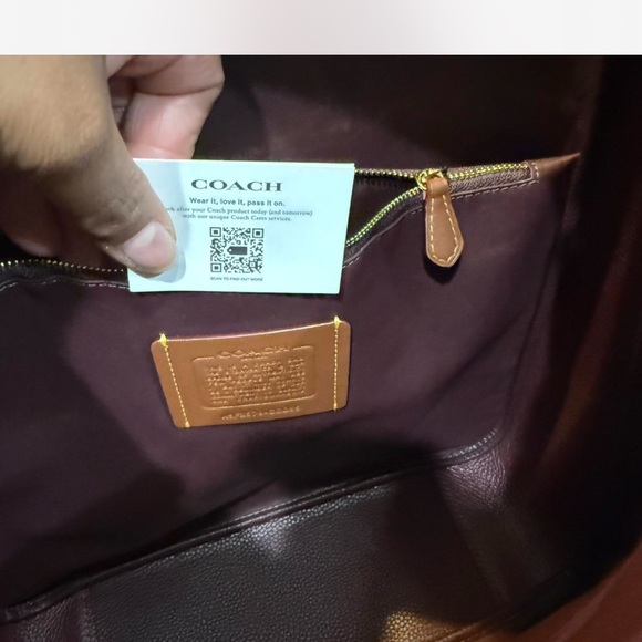 Hadley Large Shoulder Bag - Picture 9 of 17